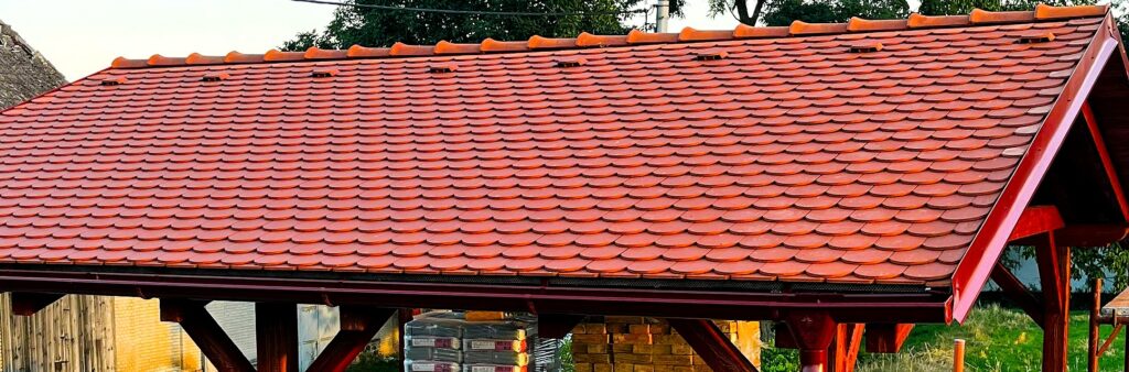 Ukázka střechy s pálenými taškami