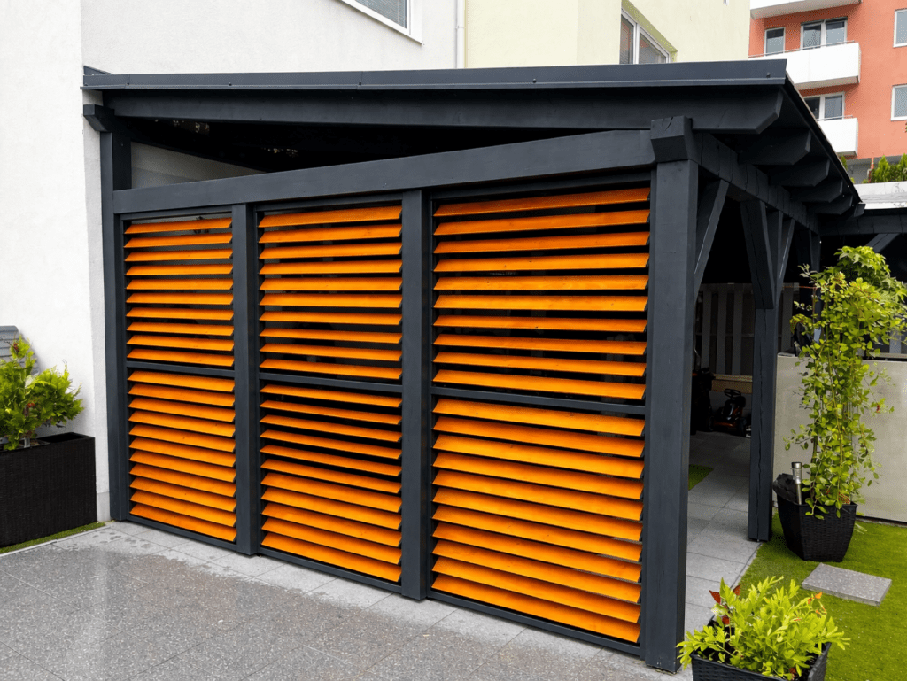 Posuvné dveře s pohyblivými lamelami na pergole